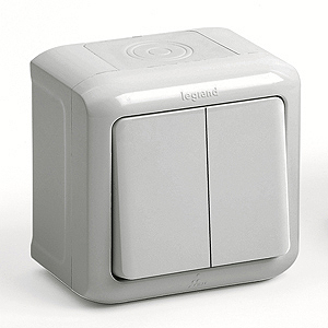 Legrand Quteo Сер Выключатель 2-клавишный IP44 10А