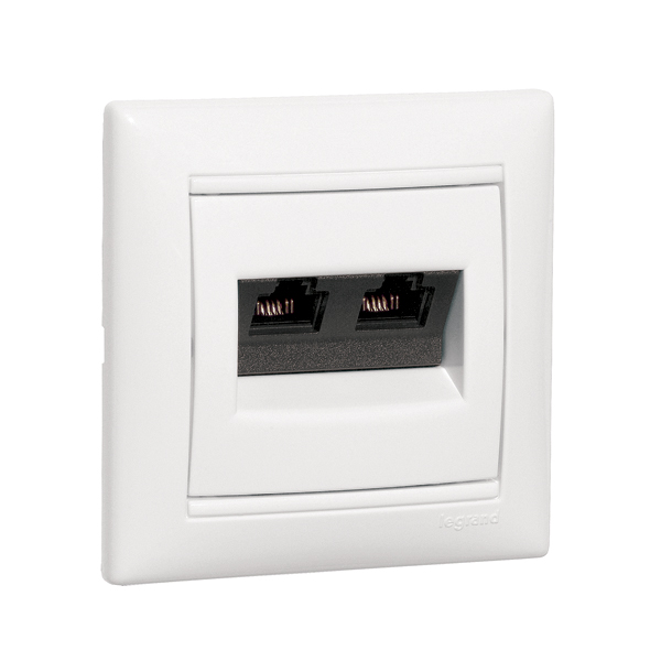 Legrand Valena Крем Розетка комп(RJ45) 2-ая 5 кат.крепление винт(без лапок)