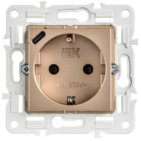 IEK SKANDY Песочный Розетка с/з с защитными шторками 16А с USB C 18Вт SK-R17Sa