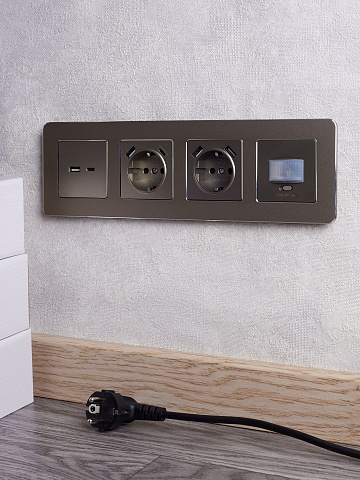 IEK BRITE DECOR Латунь металл. скругл.угол Рамка 4-м РУ-4-1-Бр RE