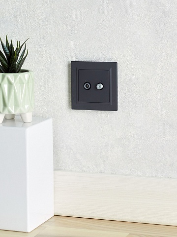IEK BRITE Рамка 1-местная IP44 РУ-1-БрГ-44 графит