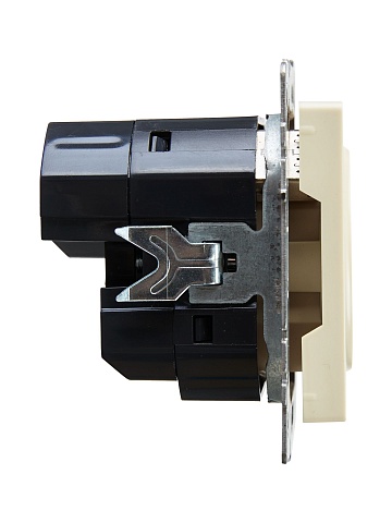 IEK BRITE Роз. с з/к/ш 16А с USB A+A 3,1А РЮш10-2-БрКр беж.