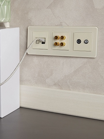 IEK BRITE DECOR Песчаный матовый стекло скругл.угол Рамка 3-м РУ-3-2-Бр RE