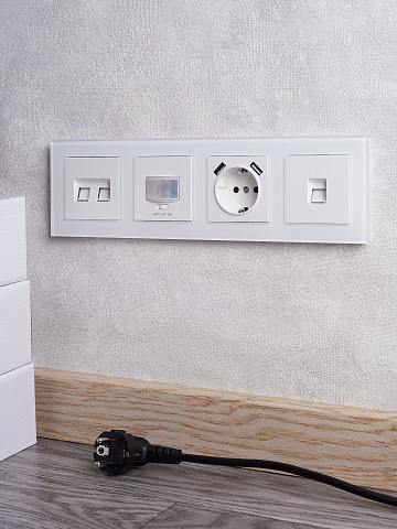 IEK BRITE DECOR Белый матовый стекло Рамка 4-м РУ-4-2-Бр