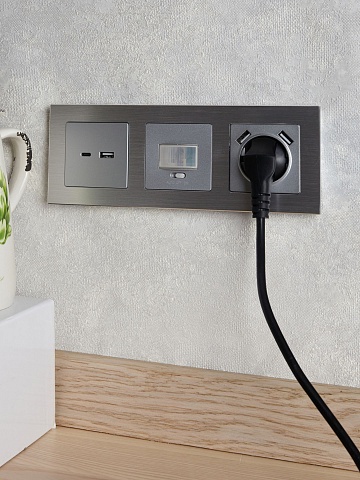 IEK BRITE Роз. USB A+C 18Вт РЮ11-1-БрА алюм.