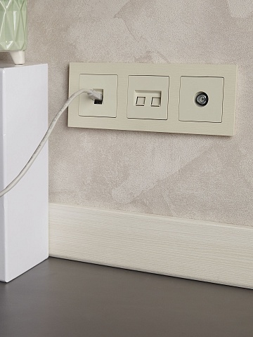 IEK BRITE DECOR Бежевый рифленый Рамка 3-м РУ-3-Бр