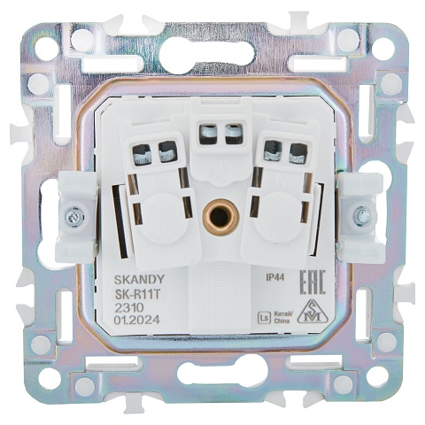 IEK SKANDY Титан Розетка с/з с защитными шторками и крышкой 16А IP44 SK-R11T