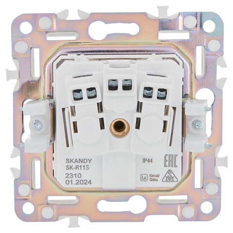 IEK SKANDY Серебряный Розетка с/з с защитными шторками и крышкой 16А IP44 SK-R11S