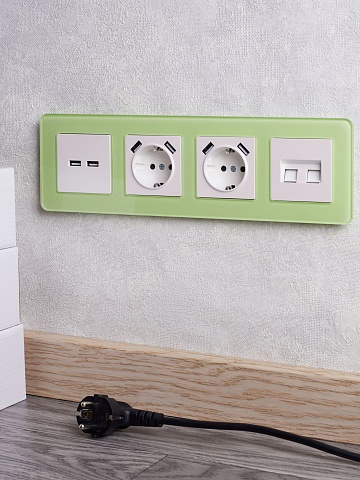 IEK BRITE Роз. USB A+A 3,1А РЮ10-1-БрЖ жемч.
