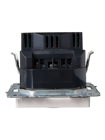 IEK BRITE Роз. с з/к/ш 16А с USB A+A 2,1А РЮш10-1-БрЖ жемч.