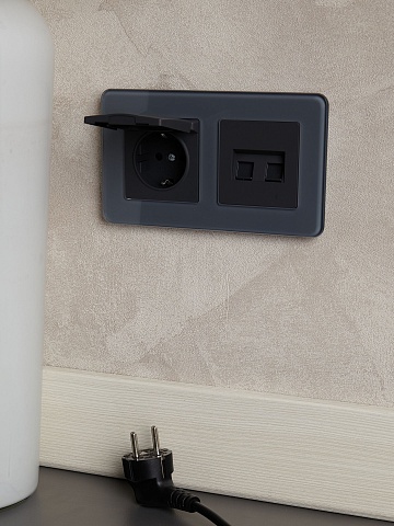 IEK BRITE DECOR Графит матовый стекло скругл.угол Рамка 2-м РУ-2-2-Бр RE