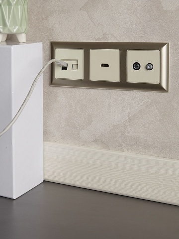 IEK BRITE Розетка двойная RJ11+RJ45 кат.5E РК/Т12-БрКр бежевый