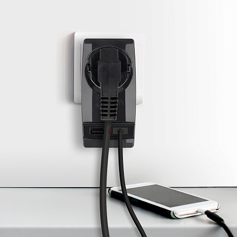 ЭРА Разветвитель электрический SP-1e-USB-B на 1 розетку + 2 USB с заземлением 16А черный