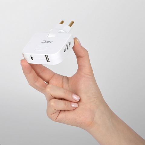 ЭРА Разветвитель электрический SPF-2-FL-USBC поворотный на 2 розетки + 2USB A+C 10А белый