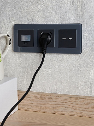 IEK BRITE Роз. USB A+A 3,1А РЮ10-1-БрГ граф.
