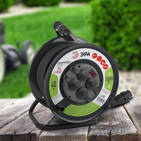 ЭРА Удлинитель силовой RMx-4es-3x2.5-40m-IP44(KG) на металлической катушке c заземлением 4 розетки 40м КГ 3х2.5мм2