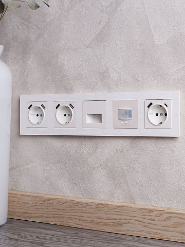 IEK BRITE DECOR Белый рифленый Рамка 5-м РУ-5-Бр
