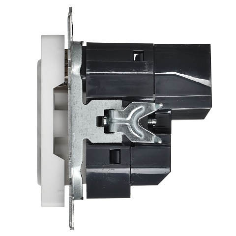 IEK BRITE Роз. с з/к/ш 16А с USB A+A 3,1А РЮш10-2-БрАБ а/б