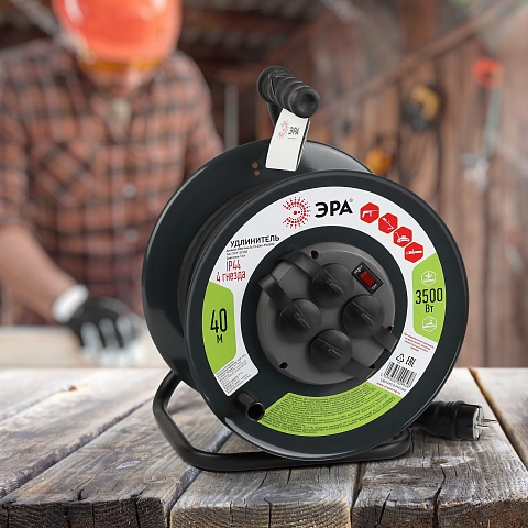 ЭРА Удлинитель силовой RMx-4es-3x1.5-40m-IP44(KG) на металлической катушке c заземлением 4 розетки 40м КГ 3х1.5мм2
