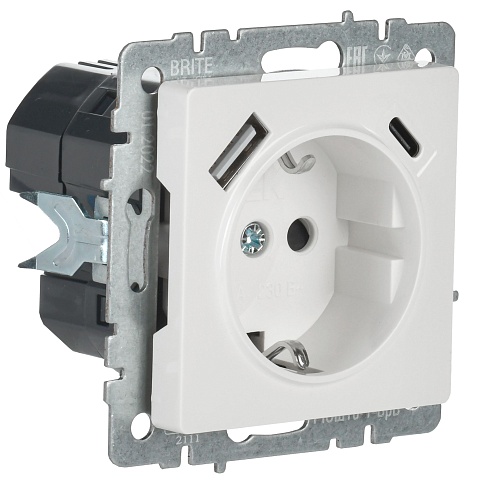 IEK BRITE Роз. с з/к/ш 16А с USB A+C 18Вт РЮш11-1-БрБ бел.