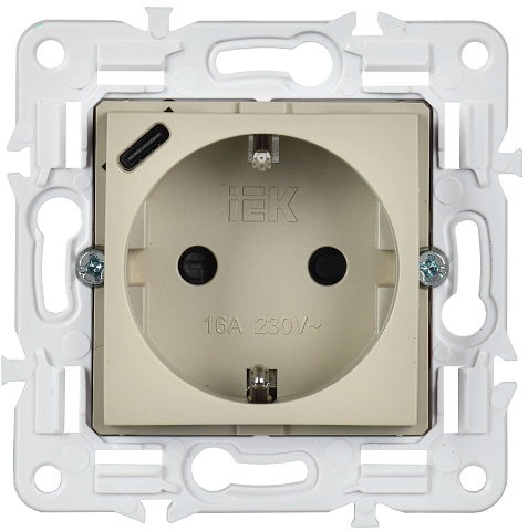IEK SKANDY Бежевый Розетка с/з с защитными шторками 16А с USB C 18Вт SK-R17B