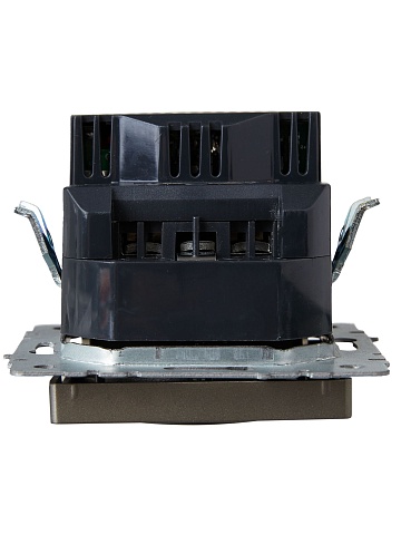 IEK BRITE Роз. с з/к/ш 16А с USB A+A 3,1А РЮш10-2-БрШ шамп.