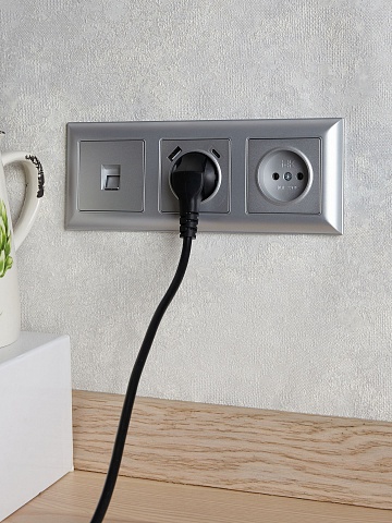 IEK BRITE Роз. с з/к/ш 16А с USB A+C 18Вт РЮш11-1-БрА алюм.