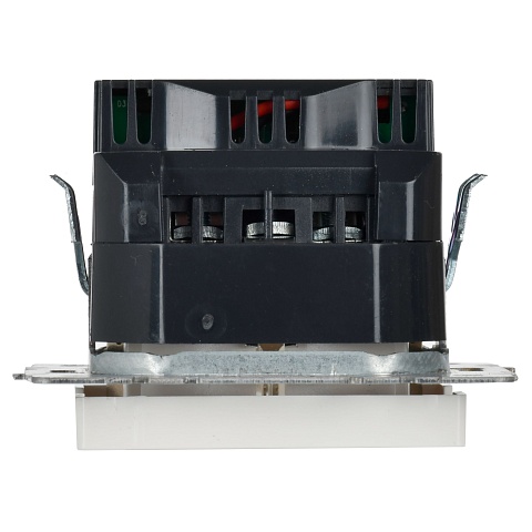 IEK BRITE Роз. с з/к/ш 16А с USB A+C 18Вт РЮш11-1-БрБ бел.
