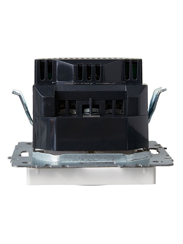 IEK BRITE Роз. с з/к/ш 16А с USB A+A 3,1А РЮш10-2-БрЖ жемч.
