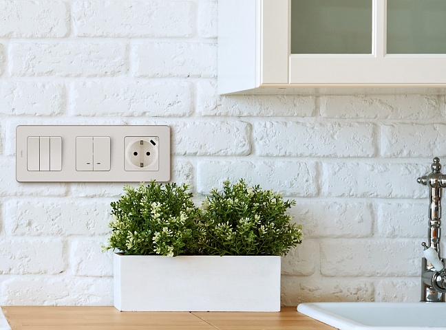 Legrand INSPIRIA Слоновая кость Выключатель трехклавишный 10 AX - 250 В