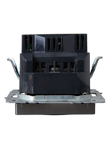 IEK BRITE Роз. с з/к/ш 16А с USB A+A 2,1А РЮш10-1-БрС сталь